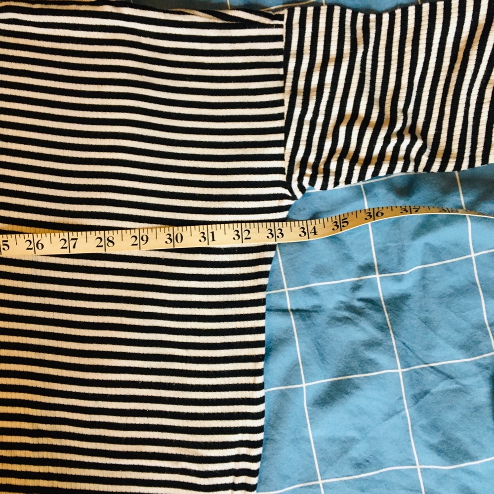 Audrey 3+1 Oversized V-neck black and white stripped top